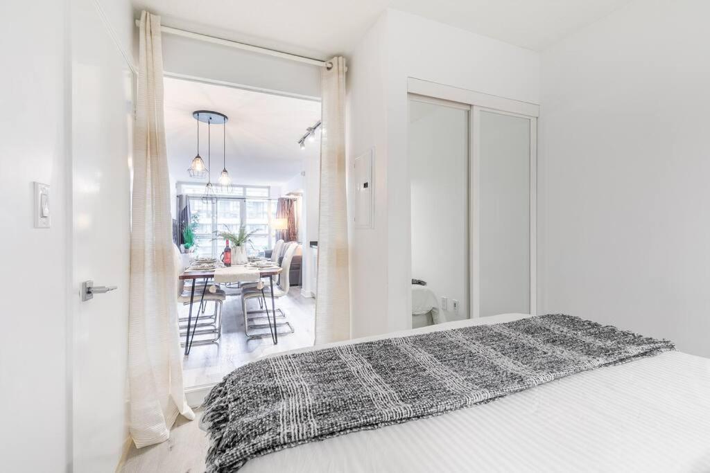 Luxury Suite Downtown Toronto Near Cn Tower Luaran gambar